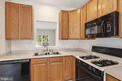 45618 Grand Central Square, Sterling, VA 20166 - Photo 7