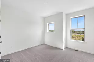 43841 Venetian Sq, Ashburn, VA 20147 - Photo 19