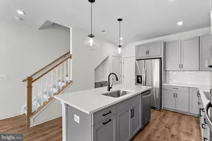 43841 Venetian Sq, Ashburn, VA 20147 - Photo 3