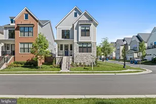 23099 Glenwood Hts Cir, Brambleton, VA 20148 - Photo 3