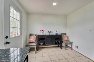 24 Huntley Ct, Sterling, VA 20165 - Photo 11
