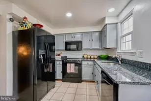 24 Huntley Ct, Sterling, VA 20165 - Photo 7