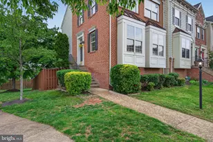 557 Edmonton Terrace NE, Leesburg, VA 20176 - Photo 3