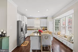 20317 Vermeer St, Ashburn, VA 20147 - Photo 11