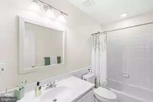 20317 Vermeer St, Ashburn, VA 20147 - Photo 29