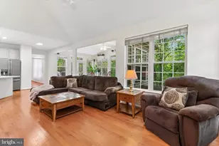 43528 Clivedon Ct, Ashburn, VA 20147 - Photo 9
