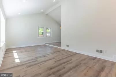 230 E Juniper Avenue, Sterling, VA 20164 - Photo 9