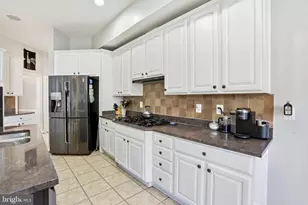 43642 Hartshire Terrace, Leesburg, VA 20176 - Photo 9