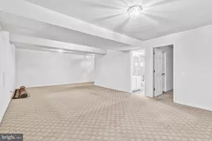 21724 Regents Park Cir, Sterling, VA 20166 - Photo 55