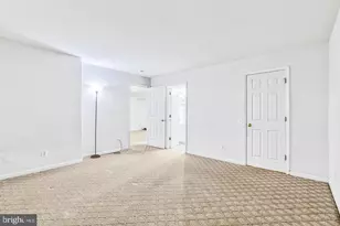 21724 Regents Park Cir, Sterling, VA 20166 - Photo 53