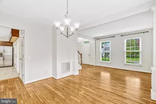 21724 Regents Park Cir, Sterling, VA 20166 - Photo 19
