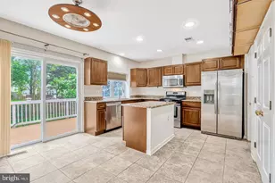 21724 Regents Park Cir, Sterling, VA 20166 - Photo 15