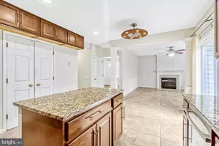 21724 Regents Park Cir, Sterling, VA 20166 - Photo 7