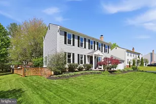 20019 Great Falls Forest Dr, Great Falls, VA 22066 - Photo 3