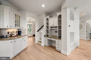16328 Limestone Ct, Leesburg, VA 20176 - Photo 9