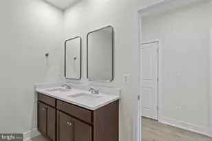 42143 Picasso Sq, Ashburn, VA 20148 - Photo 25