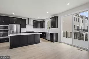 42143 Picasso Sq, Ashburn, VA 20148 - Photo 13