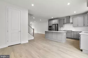 42145 Picasso Sq, Ashburn, VA 20148 - Photo 13