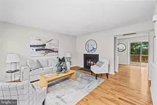 40 Sugarland Square Ct, Sterling, VA 20164 - Photo 3