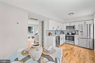 40 Sugarland Square Ct, Sterling, VA 20164 - Photo 7