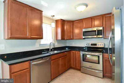 27 Marian Court, Sterling, VA 20165 - Photo 7