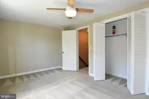 27 Marian Ct, Sterling, VA 20165 - Photo 15