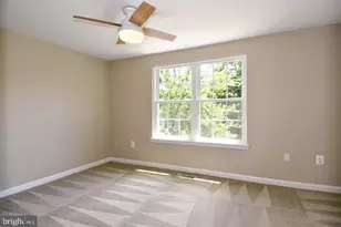 27 Marian Ct, Sterling, VA 20165 - Photo 13