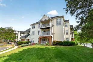 25280 Lake Shore Square, Chantilly, VA 20152 - Photo 3