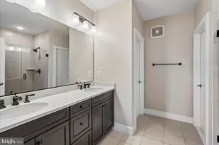 44784 Tiverton Sq, Ashburn, VA 20147 - Photo 17