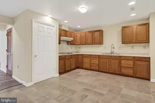 25825 Spring Farm Cir, Chantilly, VA 20152 - Photo 61
