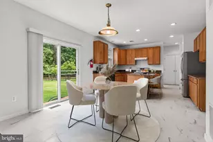 25825 Spring Farm Cir, Chantilly, VA 20152 - Photo 5