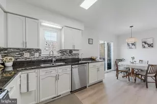 627 Warrenton Terrace NE, Leesburg, VA 20176 - Photo 13