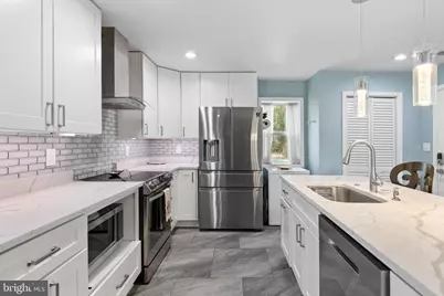 608 NE Blue Ridge Avenue NE, Leesburg, VA 20176 - Photo 1