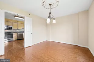 19385 Cypress Ridge Terrace, Leesburg, VA 20176 - Photo 23