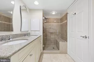 19385 Cypress Ridge Terrace, Leesburg, VA 20176 - Photo 15