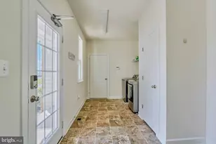 14963 Creek Point Ct, Hillsboro, VA 20132 - Photo 17
