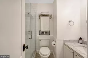25484 Heathfield Cir, Chantilly, VA 20152 - Photo 37
