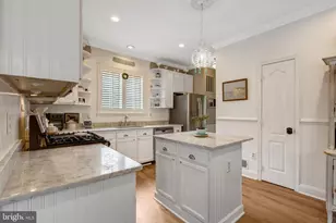25484 Heathfield Cir, Chantilly, VA 20152 - Photo 17
