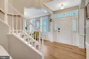 25484 Heathfield Cir, Chantilly, VA 20152 - Photo 5