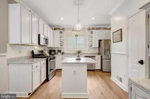 25484 Heathfield Cir, Chantilly, VA 20152 - Photo 13