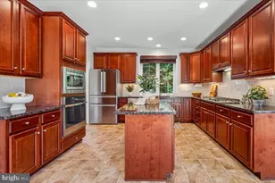 41305 Windybush Dr, Leesburg, VA 20175 - Photo 29