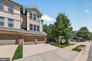 23394 Evening Primrose, Ashburn, VA 20148 - Photo 3