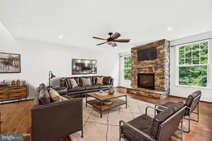 24823 Barrington Grove Ct, Aldie, VA 20105 - Photo 7