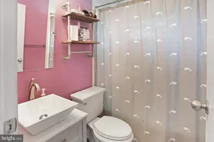 402 Williamsburg Rd, Sterling, VA 20164 - Photo 19
