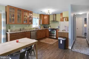 402 Williamsburg Rd, Sterling, VA 20164 - Photo 5