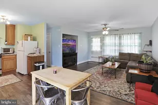 402 Williamsburg Rd, Sterling, VA 20164 - Photo 3