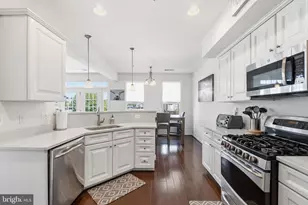 42167 Canary Grass Square, Aldie, VA 20105 - Photo 5