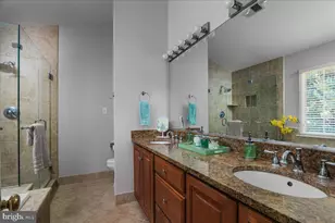 20680 Longbank Ct, Sterling, VA 20165 - Photo 33