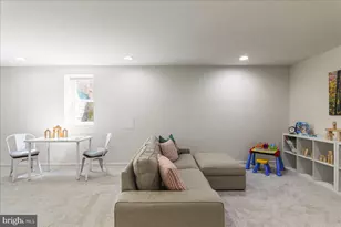 20680 Longbank Ct, Sterling, VA 20165 - Photo 23
