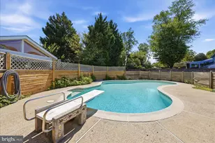 814 W Nettle Tree Rd, Sterling, VA 20164 - Photo 17